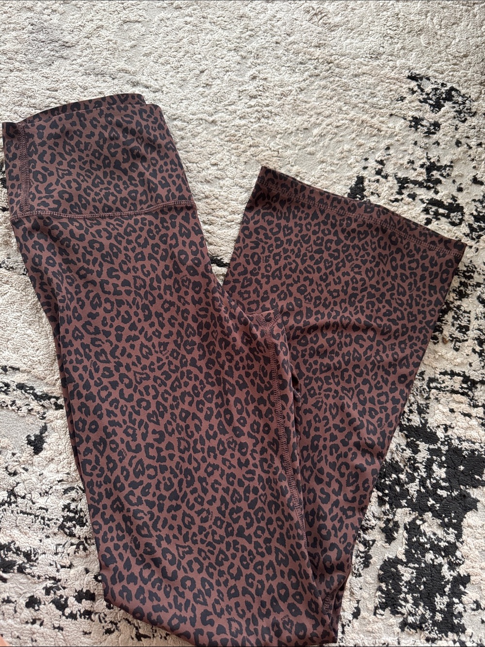 VS PINK flare leggings cheetah print! Super cute heart print!! BNWT